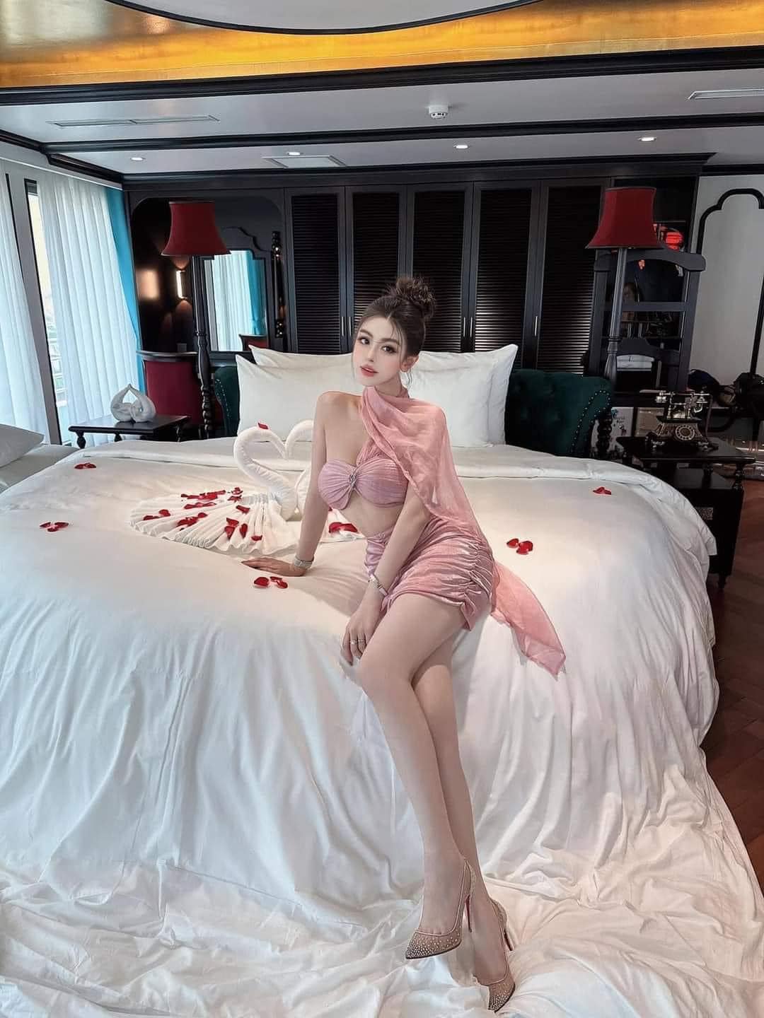 Catherine Cruise 39 Cabins Tàu ngủ đêm Vịnh Hạ Long