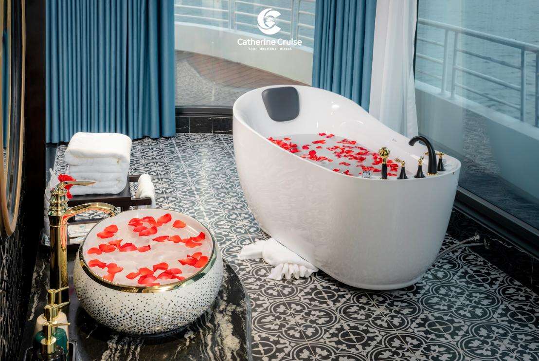 Phòng Grand Suite du thuyền Catherine Cruise